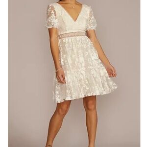 David’s Bridal 	 3D FLORAL LACE V-NECK SHORT DRESS,SFTWHTOYSTR,8
